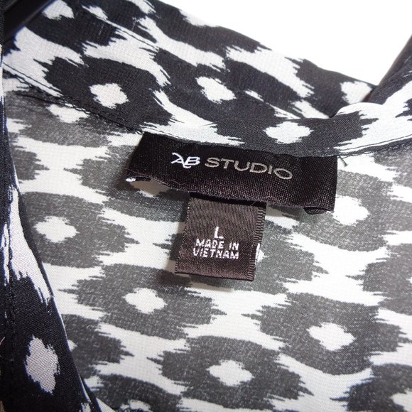 AB Studio Women's Button Front Shirt Size Large - Picture 5 of 9